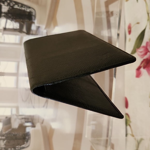 Louis Vuitton Long Wallet Taiga ALMOST PERFECT. - Picture 15 of 16